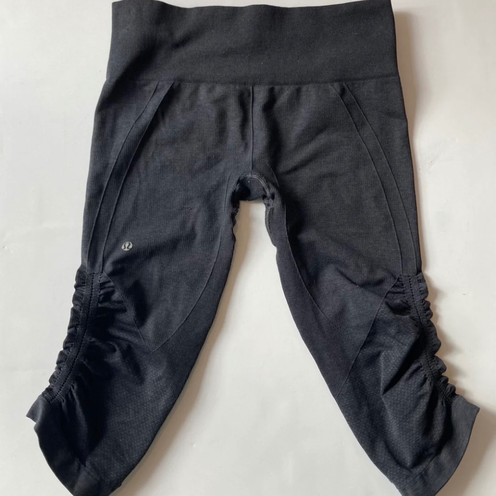Lululemon cropped leggings